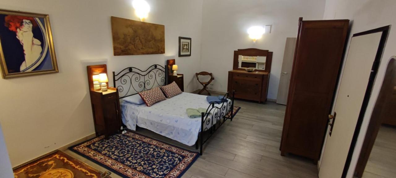 Very Central Apartment, By Shops, Bars, Restaurants Bari Dış mekan fotoğraf